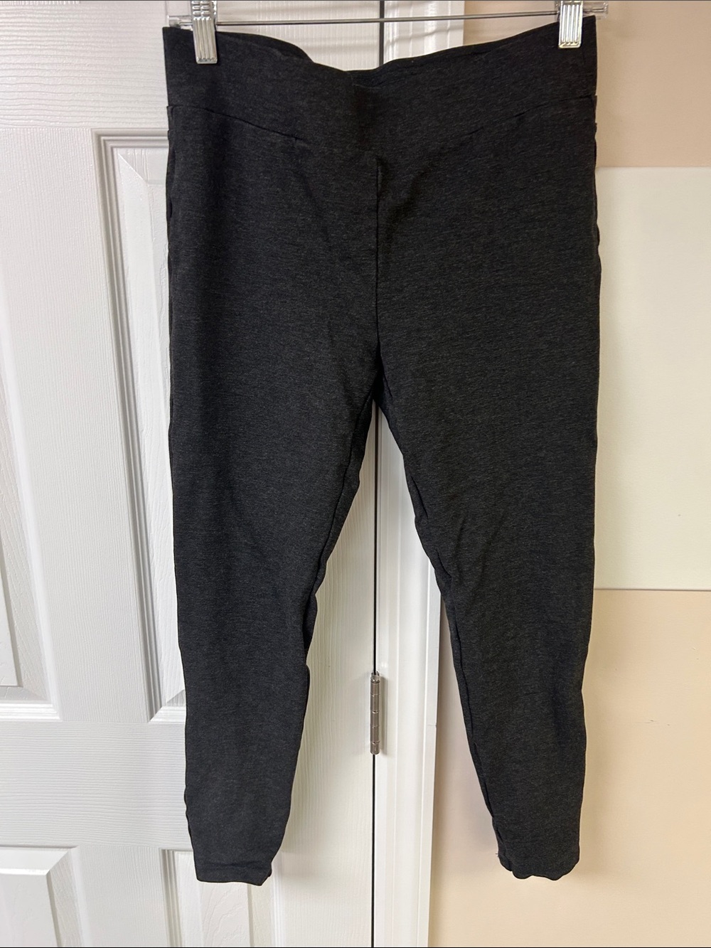 LOFT Charcoal Gray Stretch Leggings Pull on